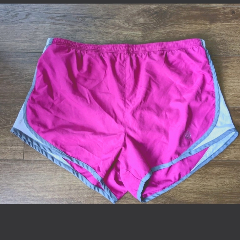 Running shorts pink.‎ Women's xl